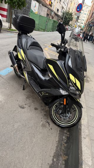 Kymco Xciting 400i ABS Negra y Amarilla