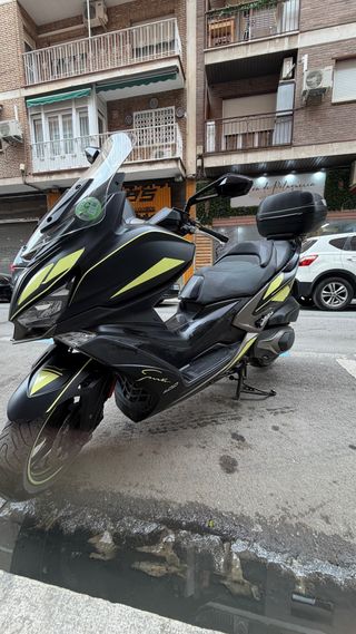Kymco Xciting 400i ABS Negra y Amarilla