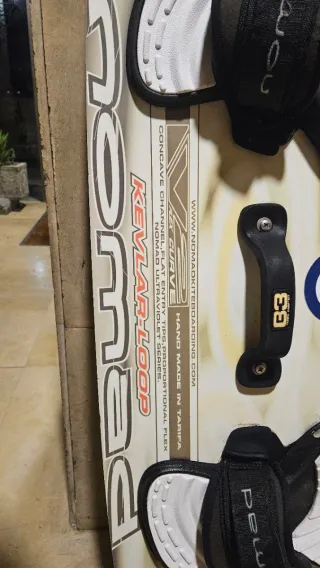 Tabla Twintip para Kitesurf Nomad Revelator