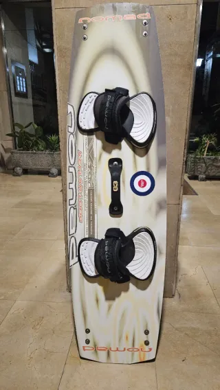 Tabla Twintip para Kitesurf Nomad Revelator