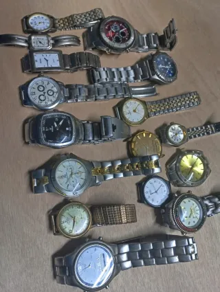 Lote 16 relojes para piezas. Varias marcas buenas
