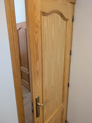 3 Puerta de madera interior