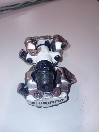 Pedales Shimano M520