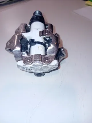 Pedales Shimano M520