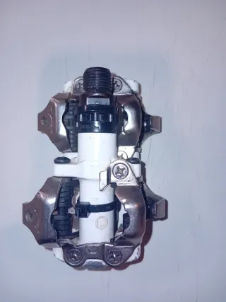 Pedales Shimano M520