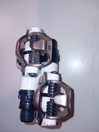 Pedales Shimano M520