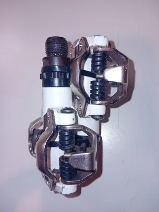 Pedales Shimano M520