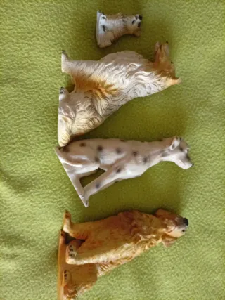 Set 4 statuine cani resina realistici