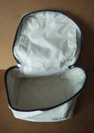 Lote Neceser Vichy Blanco y Azul