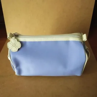 Lote Neceser Vichy Blanco y Azul