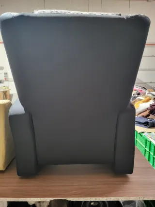 Sillón orejero estampado