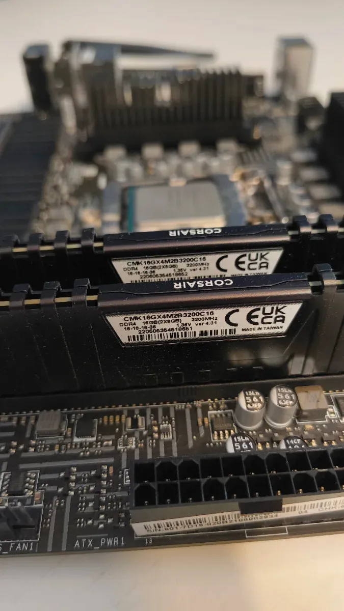 i5 11400 + Placa Base MSI B560M + Corsair 16GB DDR afbeelding 3