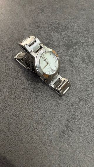 Reloj Casio Mujer Plata y Blanco