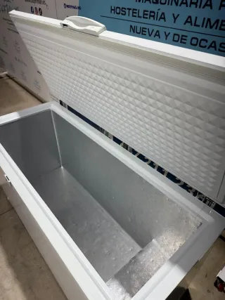 Arcón congelador tapa abatible ciega