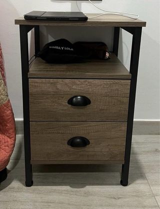 Mesitas de noche madera y metal 50€ las 2