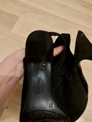 Botines de tacón negros