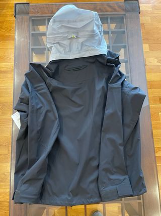 Shell muy tecnico 550€ helly hansen nuevo L hombre