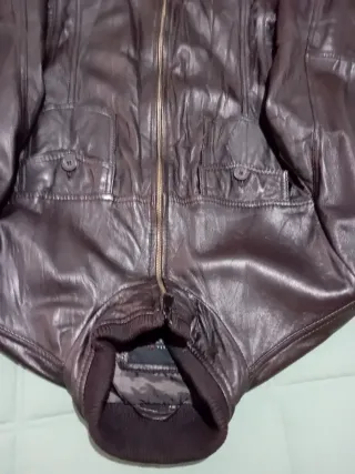 Chaqueta de cuero marrón