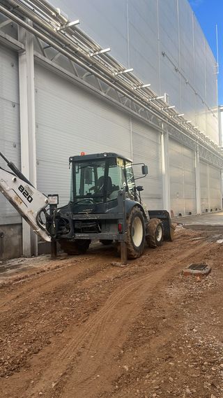 Miniexcavadora y excavaciones