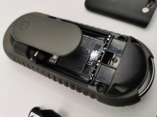 Walkie Talkie Motorola TLKR-T5 + 2 Baterías