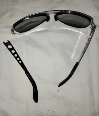 Occhiali da sole ispirati ad Elvis Presley