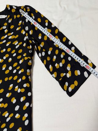 Vestido estampado azul oscuro y mostaza