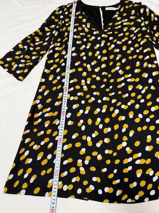 Vestido estampado azul oscuro y mostaza