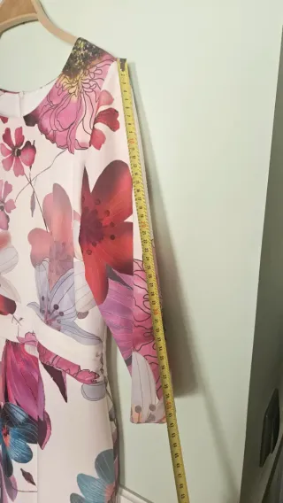 Vestido de fiesta floral blanco