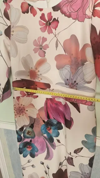 Vestido de fiesta floral blanco