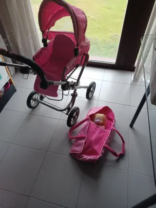 Silla de muñecas rosa