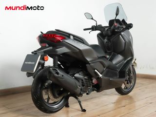 YAMAHA X-MAX 125