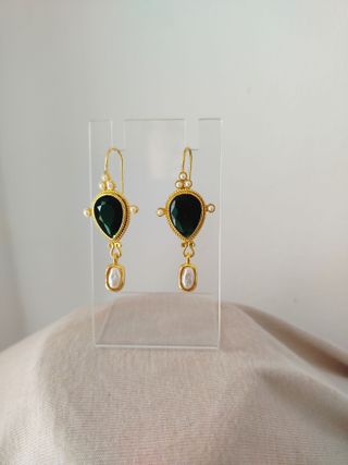 Lote de bisutería en buen estado. Lote dorado