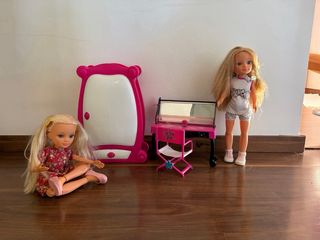 Dos Nancy, accesorios y ropa