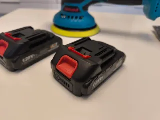 Pulidora orbital con 2 baterías