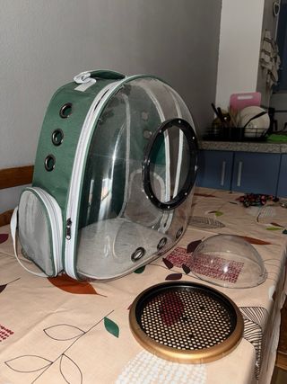 Mochila transportín para mascotas transparente