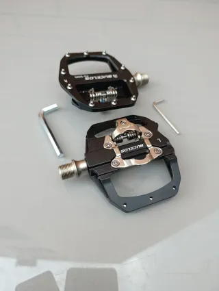 Pedales mixtos SPD para calas + plataforma. NUEVOS