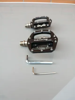 Pedales mixtos SPD para calas + plataforma. NUEVOS