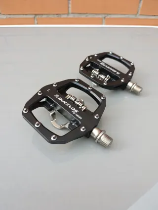 Pedales mixtos SPD para calas + plataforma. NUEVOS