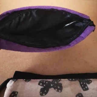 Lote 2 Neceseres Hello Kitty Morado y Beige Lacito