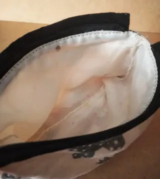 Lote 2 Neceseres Hello Kitty Morado y Beige Lacito