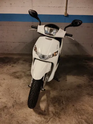 Peugeot Tweet 125 Scooter Automática