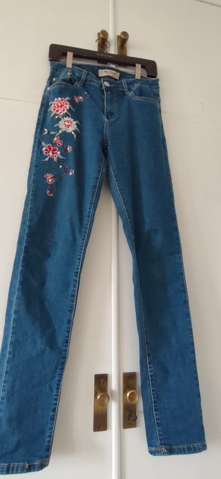 Vaqueros Miss Fanny bordados florales