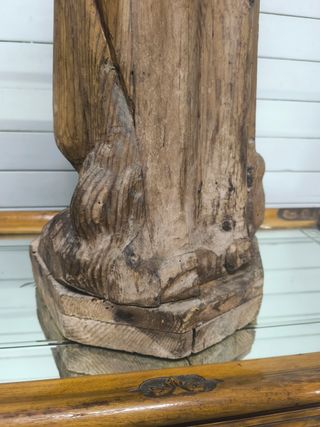 Figura antigua Cristo. madera tallada.