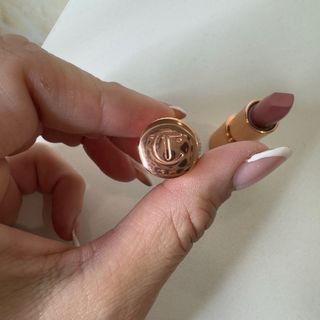 Charlotte Tilbury Matte Revolution Pillow Talk Min