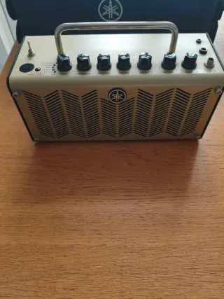 Amplificador Yamaha THR5A Beige
