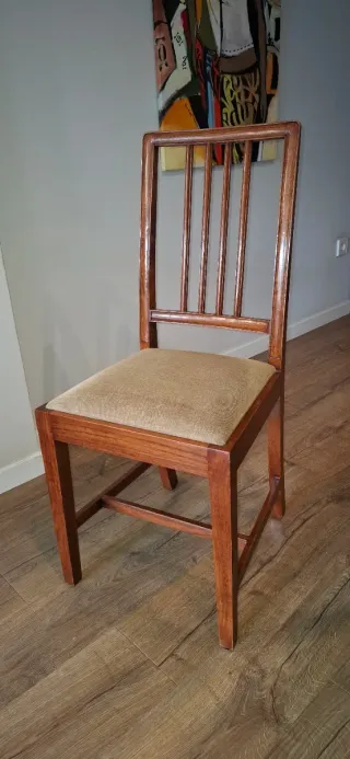 Mesa, sillas y buffet de madera Teka