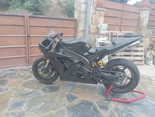 Yamaha R1 2006 Circuito Negra