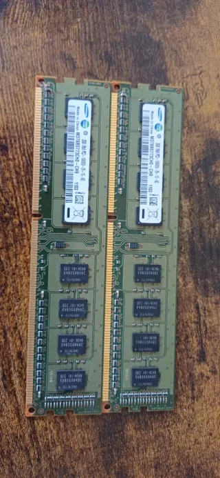 2x Samsung DDR3 2GB RAM PC3-10600U