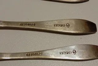 BONITO JUEGO DE 6 TENEDORES DE LA ÉPOCA VICTORIANA