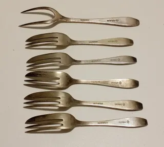 BONITO JUEGO DE 6 TENEDORES DE LA ÉPOCA VICTORIANA